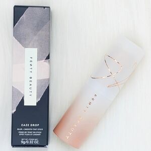 🔴 FENTY BEAUTY Eaze Drop Blur + Smooth Tint Stick - Shade 8